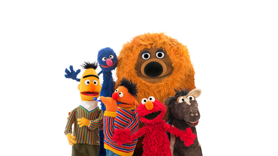 Ernie, Bert, Elmo, Grobi, Samson und Pferd © NDR/Sesame Workshop 